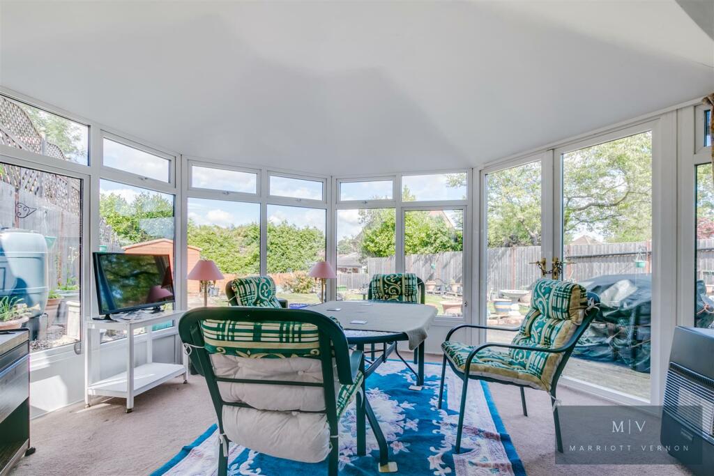 Additional property image - Mountwood Close, South Croydon