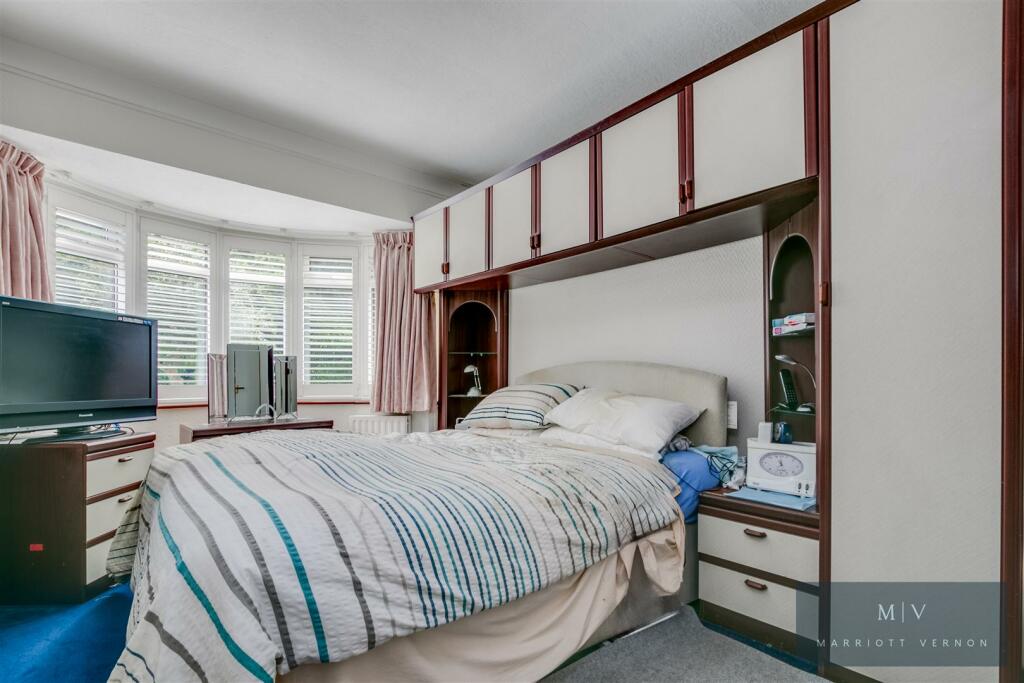 Additional property image - Mountwood Close, South Croydon