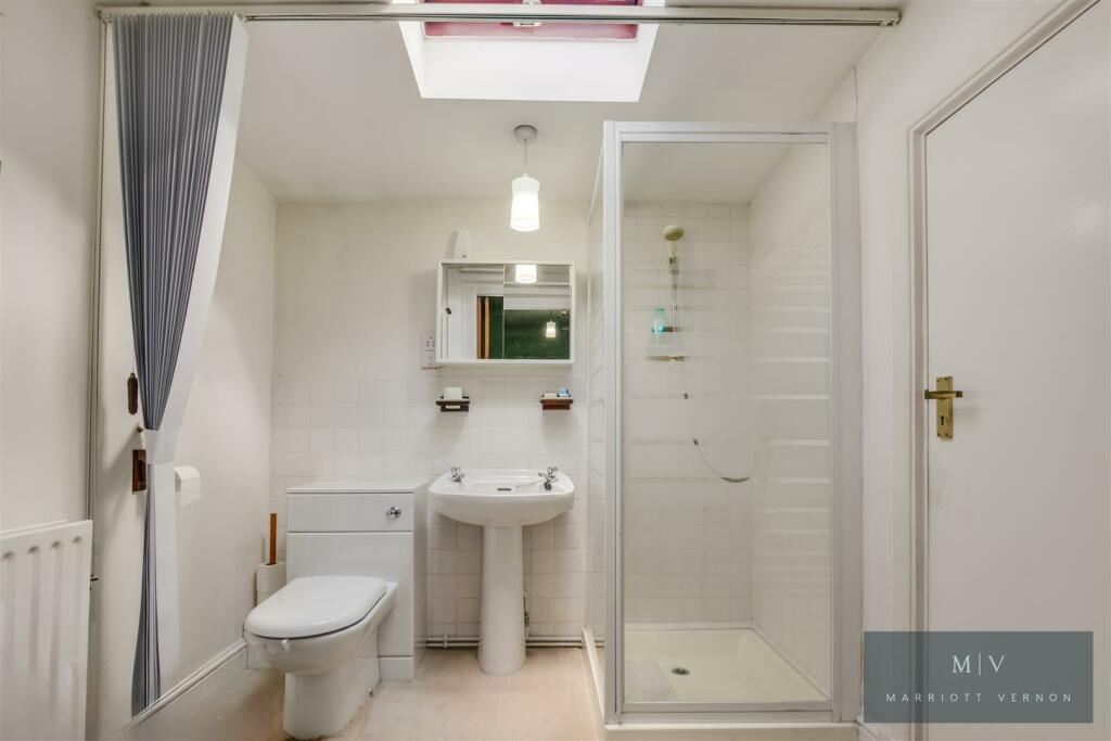 Additional property image - Mountwood Close, South Croydon