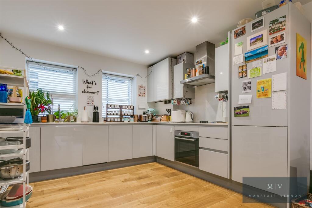 Additional property image - Selsdon Road, South Croydon