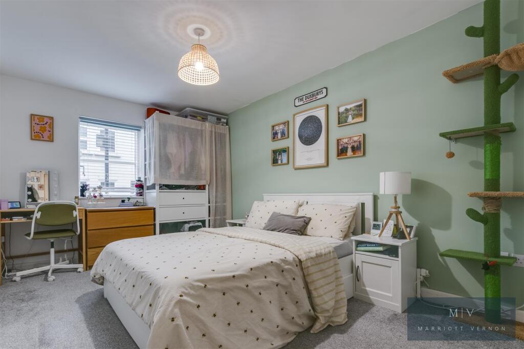 Additional property image - Selsdon Road, South Croydon