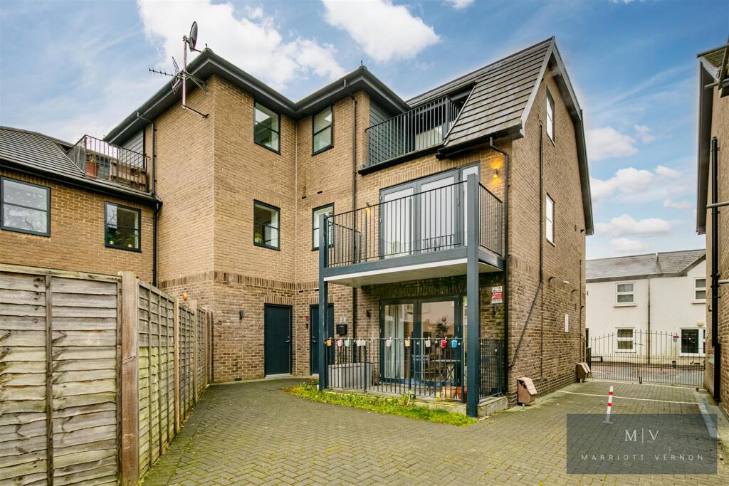 Additional property image - Selsdon Road, South Croydon