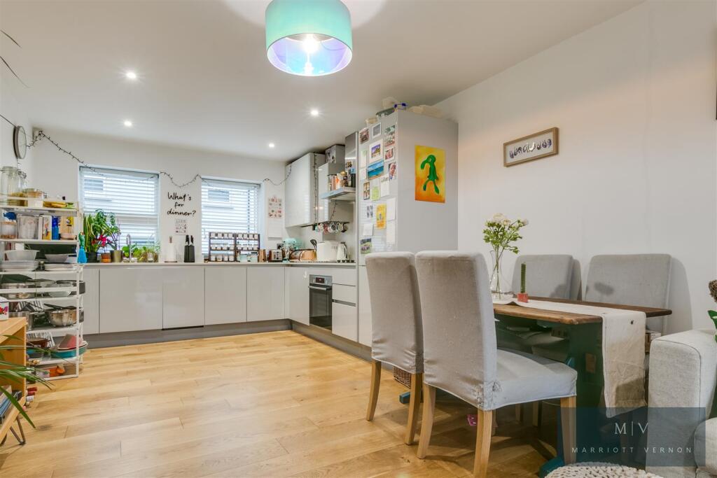 Additional property image - Selsdon Road, South Croydon