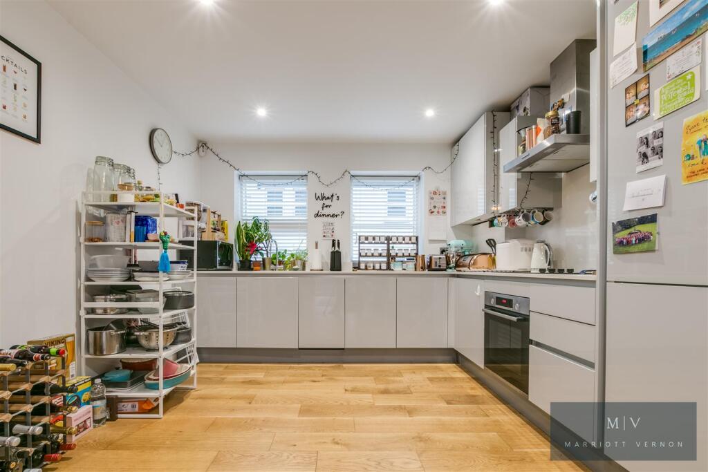 Additional property image - Selsdon Road, South Croydon