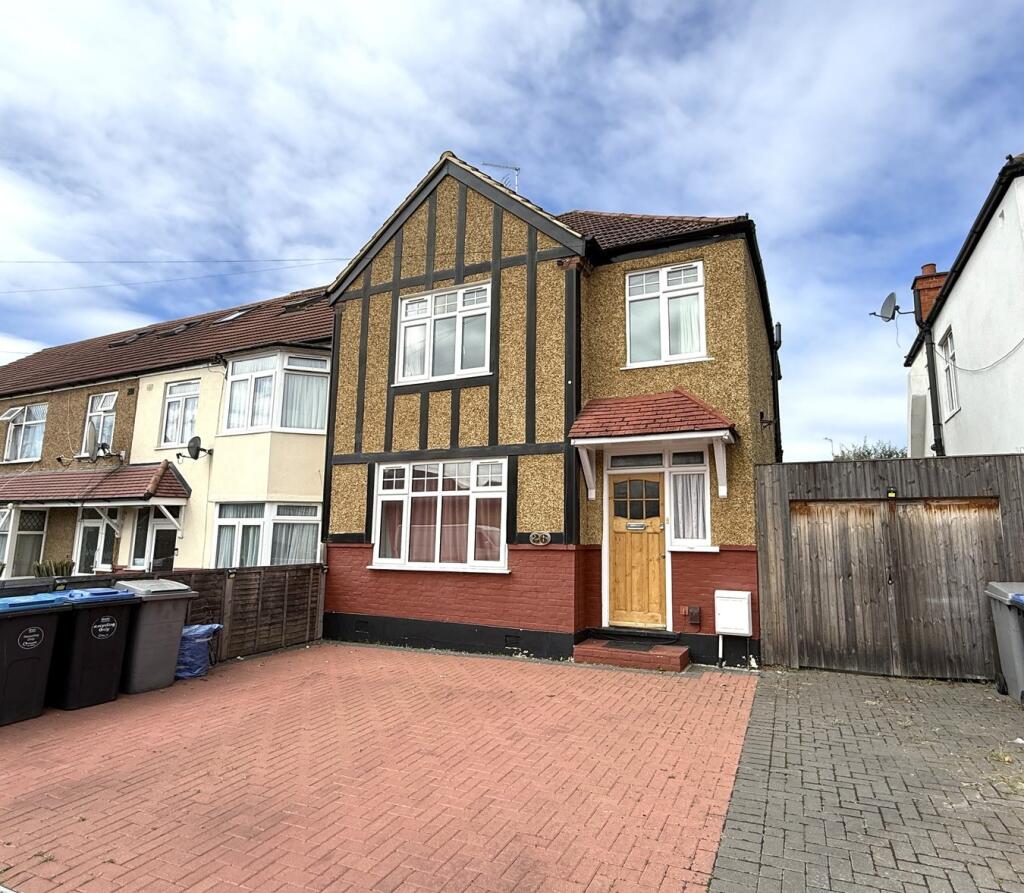 Main image of property: Greenway, Kenton, Harrow, Harrow, HA3