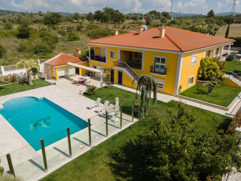 6 bedroom detached house for sale in Batalha, Estremadura, Portugal