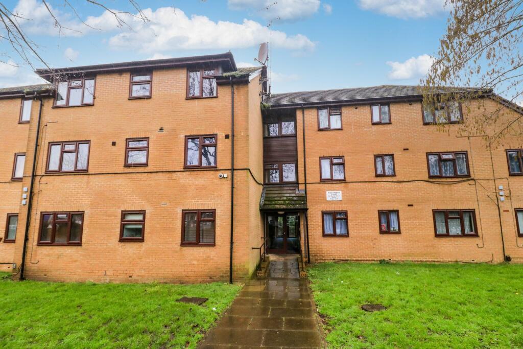 1 bedroom flat for sale in Wild Marsh Court, EN3