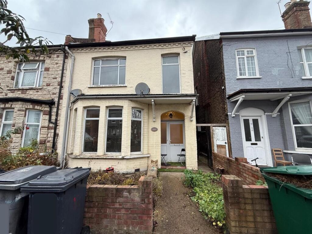 Main image of property: Yew Grove, London