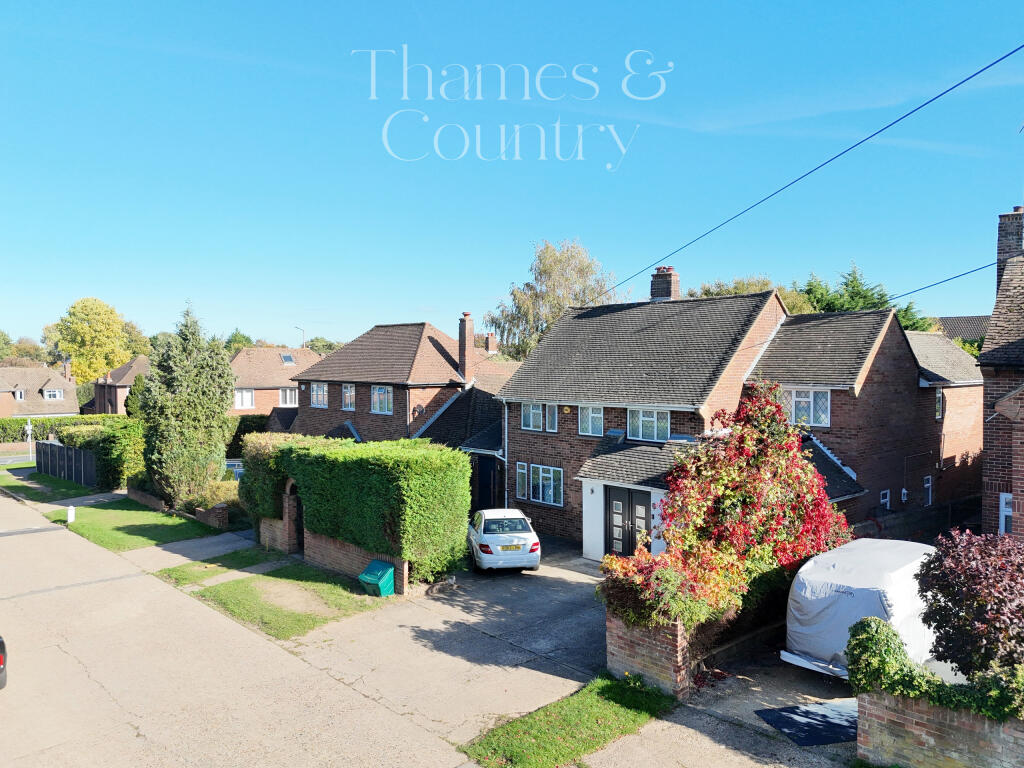 Main image of property: Rupert Avenue, High Wycombe, 5BR DETACHED 2,412 SQFT