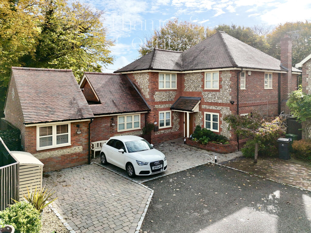 Main image of property: Hollybrook Way - 2788sqft 6 bed Plus 1 Bed, ensuite Annex, with kitchen Lounge diner, High Wycombe,