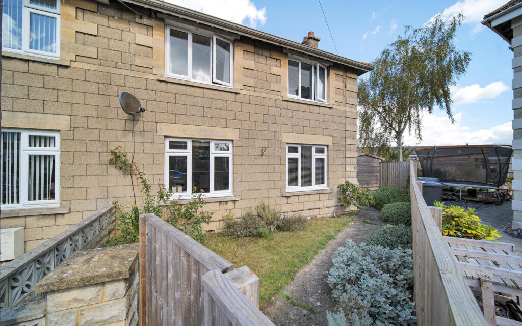 3 bedroom semi-detached house