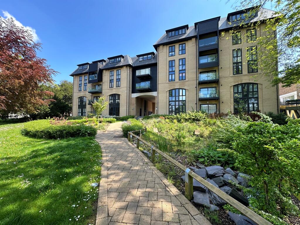 2 bedroom apartment for sale in The Causeway, Great Baddow, Chelmsford, CM2