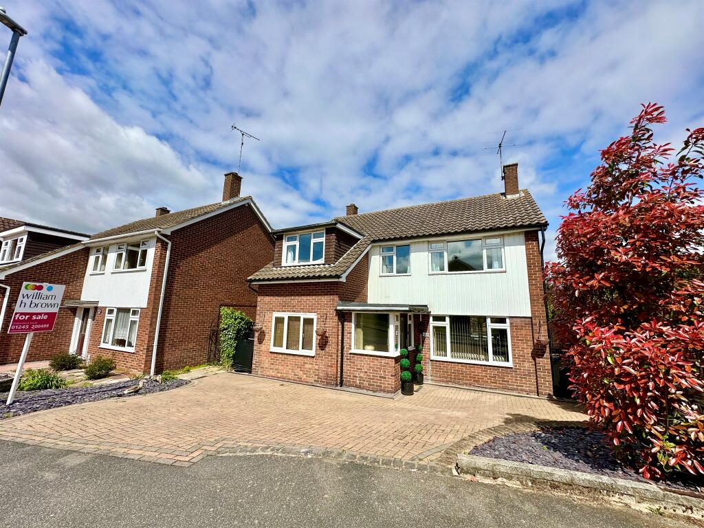 4 bedroom detached house for sale in Tabors Avenue, Chelmsford, CM2