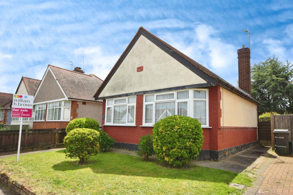 2 bedroom detached bungalow for sale in Wallace Crescent, Chelmsford, CM2