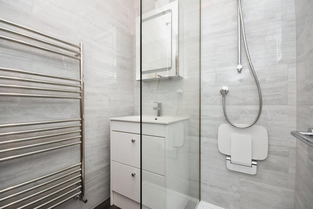 Additional property image - Paschal Way, Great Baddow, Chelmsford