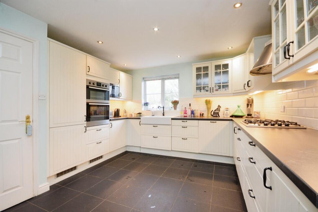 Additional property image - The Lintons, Sandon, CHELMSFORD