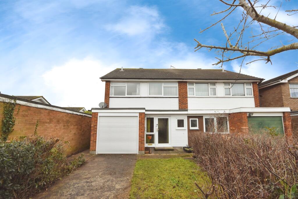 4 bedroom semi-detached house