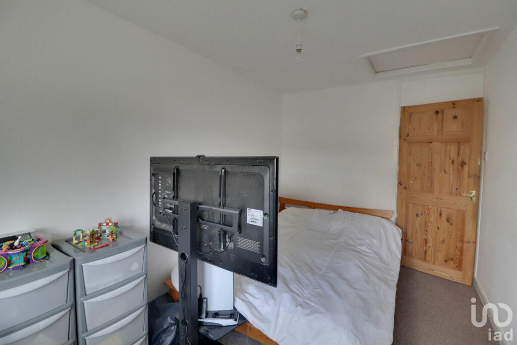 Additional property image - Hookfield, Harlow, CM18