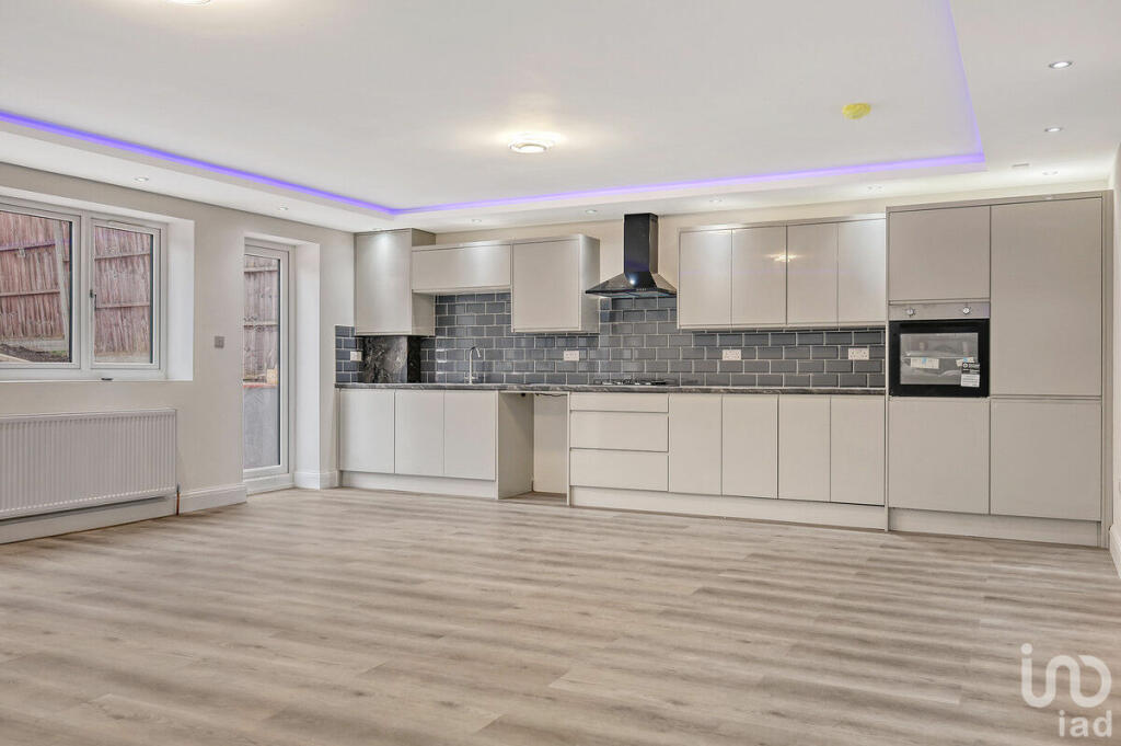 4 bedroom semidetached house for sale in Loughton Way, Buckhurst Hill, IG9