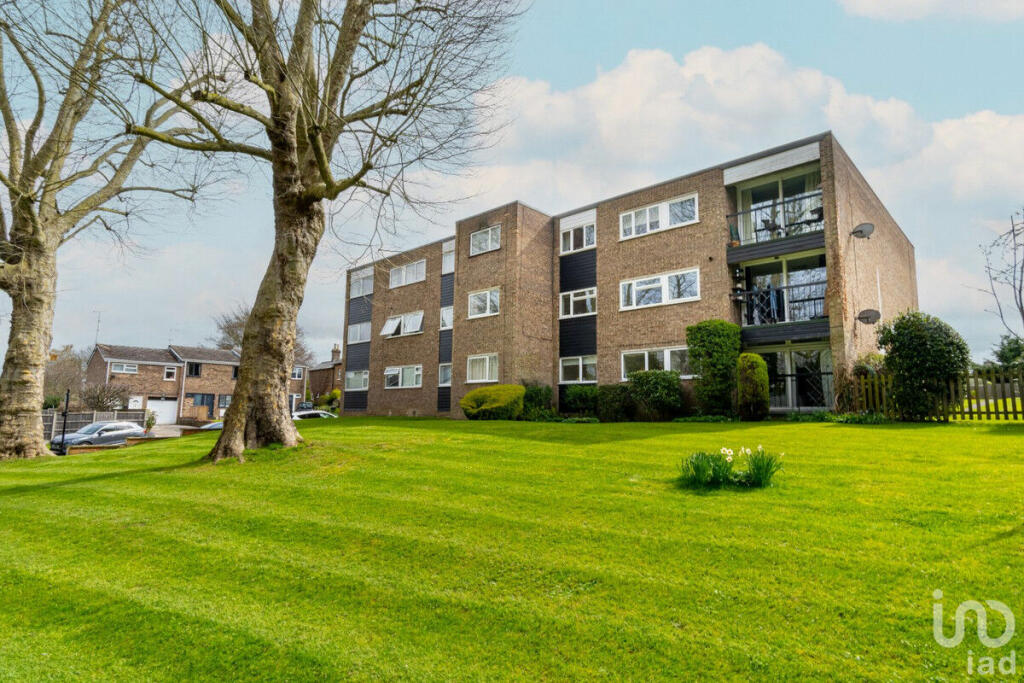 2 bedroom apartment for sale in Apton Road, Stortford, CM23