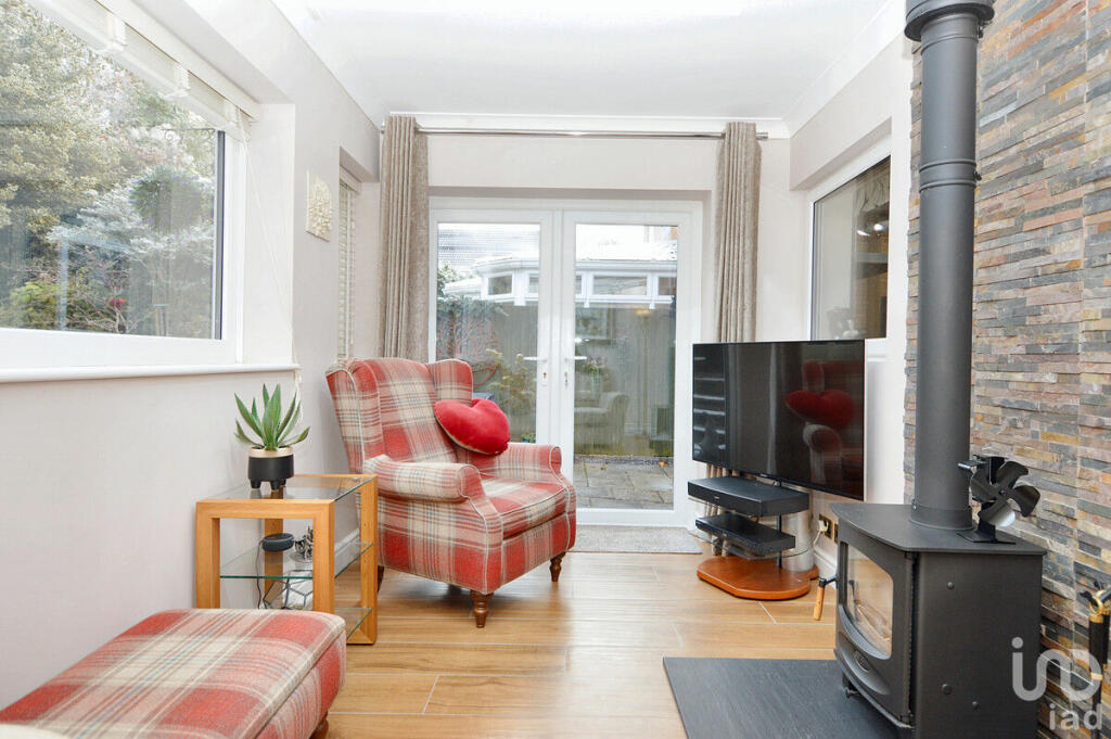 Additional property image - Bishops Walk, Cradley Heath, B64