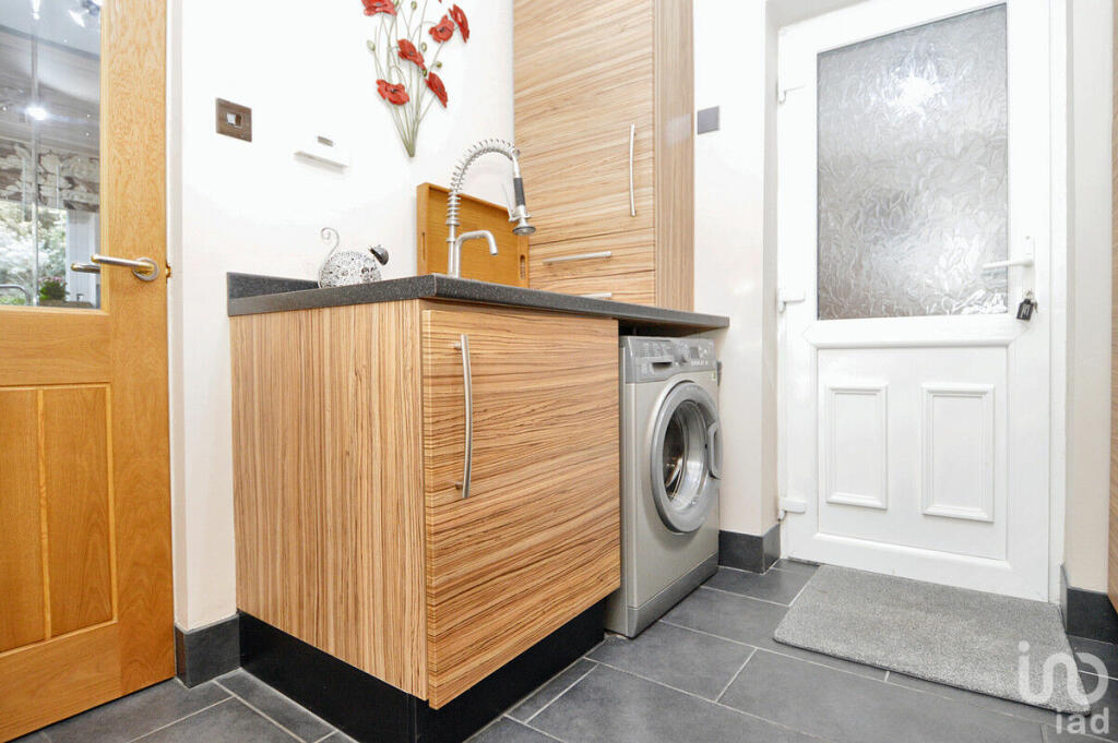Additional property image - Bishops Walk, Cradley Heath, B64