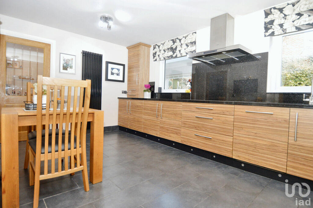 Additional property image - Bishops Walk, Cradley Heath, B64