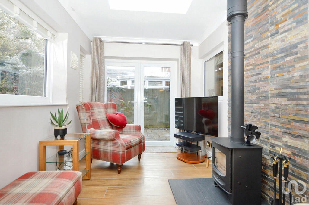 Additional property image - Bishops Walk, Cradley Heath, B64
