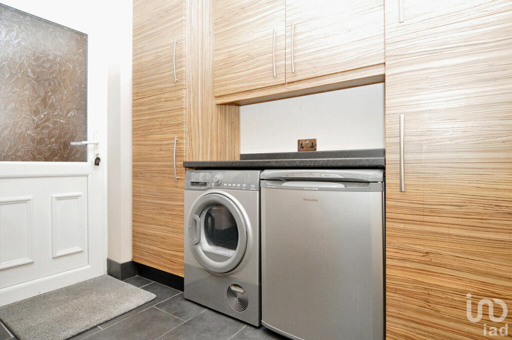 Additional property image - Bishops Walk, Cradley Heath, B64