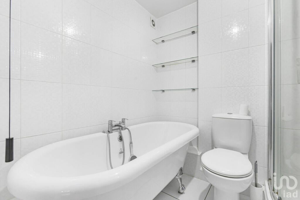 Additional property image - stoney Common, Stansted, CM24