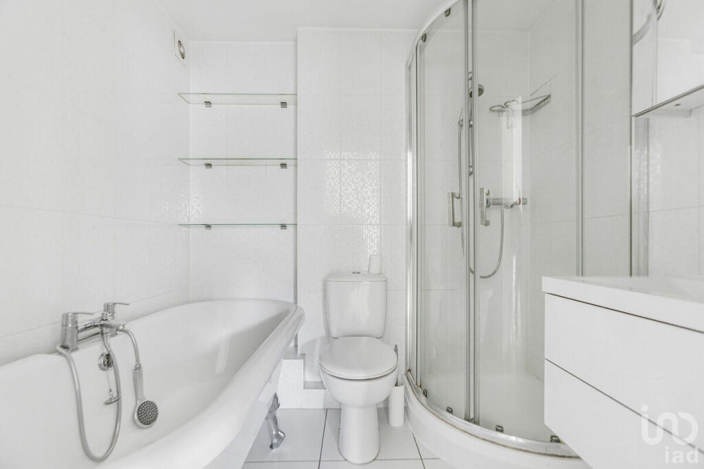 Additional property image - stoney Common, Stansted, CM24