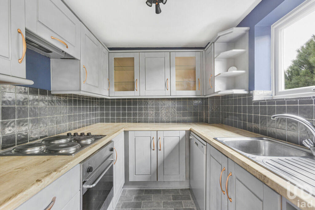 Additional property image - stoney Common, Stansted, CM24