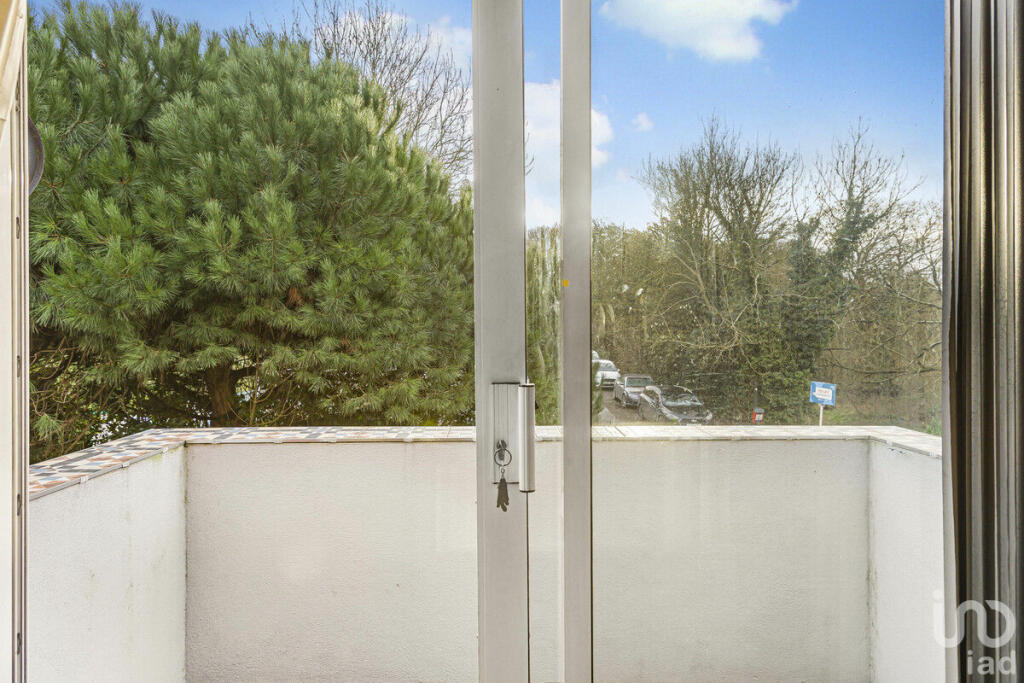 Additional property image - stoney Common, Stansted, CM24