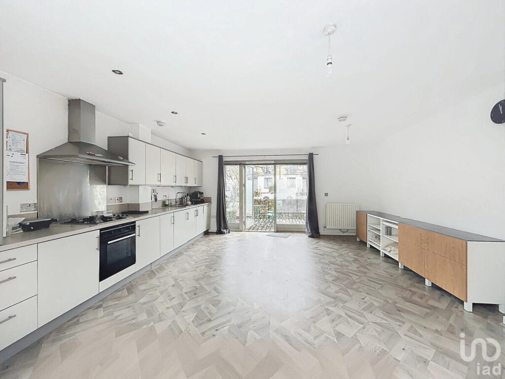 Additional property image - Allis Mews, Harlow, CM17