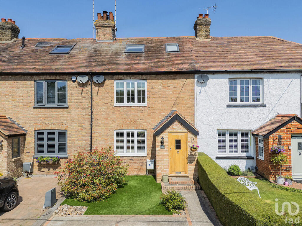 Main image of property: Coxes Farm Road, Billericay, CM11