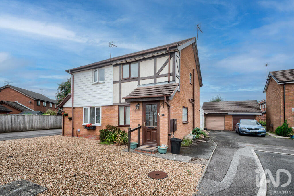 Main image of property: Madeira Croft CV5, Coventry, CV5