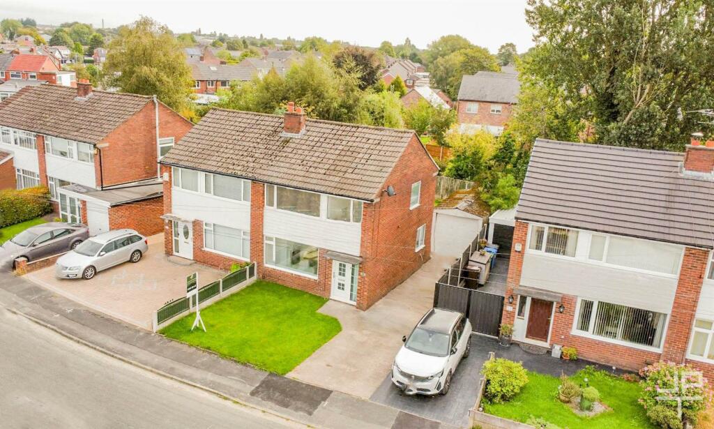 3 bedroom semidetached house for sale in Drive, Tyldesley