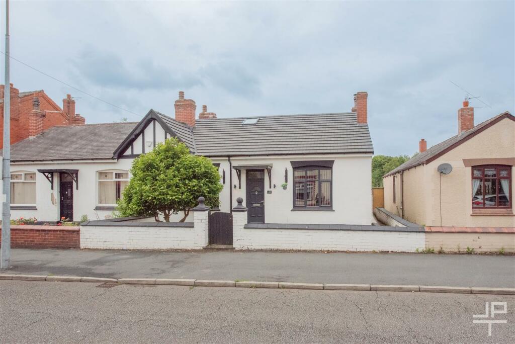 Main image of property: Crawford Avenue, Tyldesley, Manchester, M29 8ET