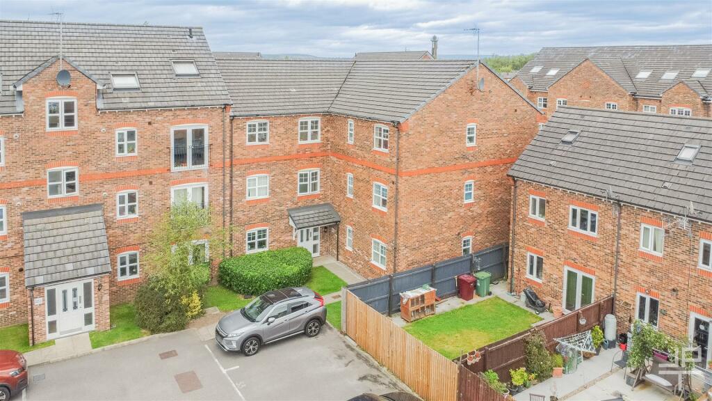 Main image of property: Fernbeck Close, Farnworth, Bolton, BL4 8BR