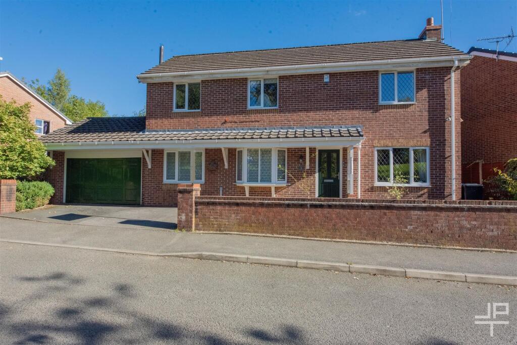 Main image of property: Blacksmiths Fold, Atherton, Manchester, M46 9DB