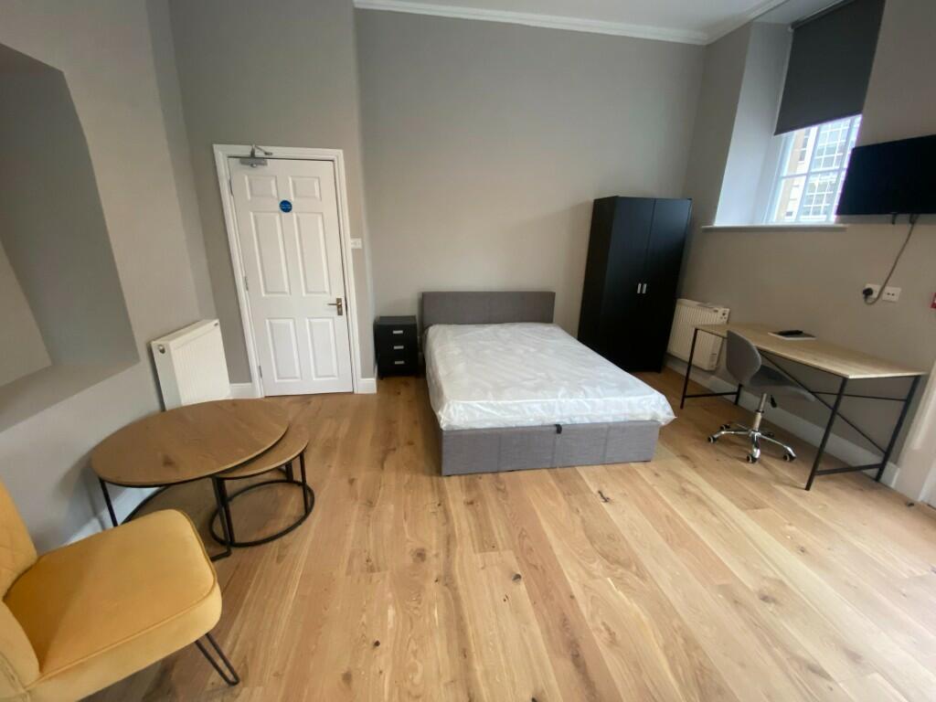Additional property image - Monmouth Place Bath, Somerset, BA1