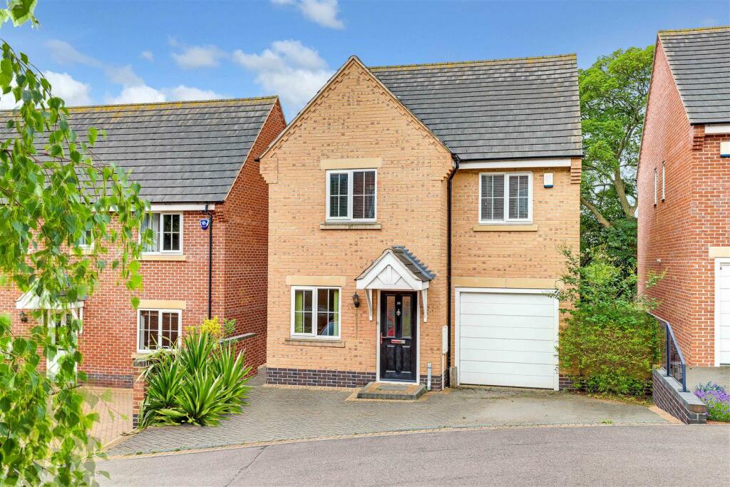 4 bedroom detached house for sale in Clementine Drive, Mapperley, Nottinghamshire, NG3 5UX, NG3