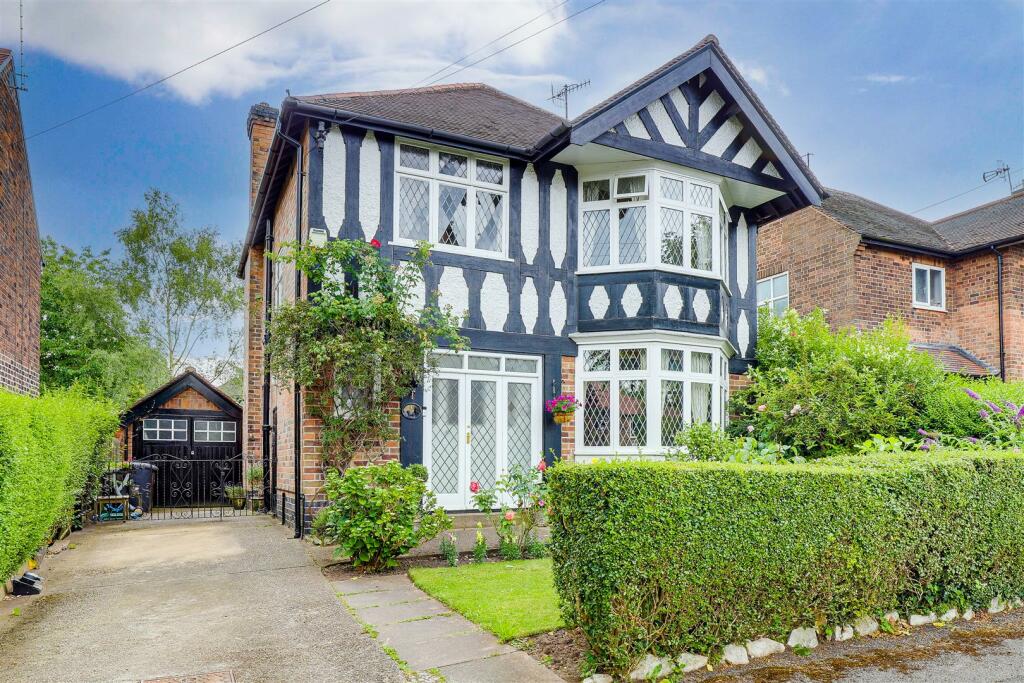 4 bedroom detached house for sale in Dean Road, Woodthorpe