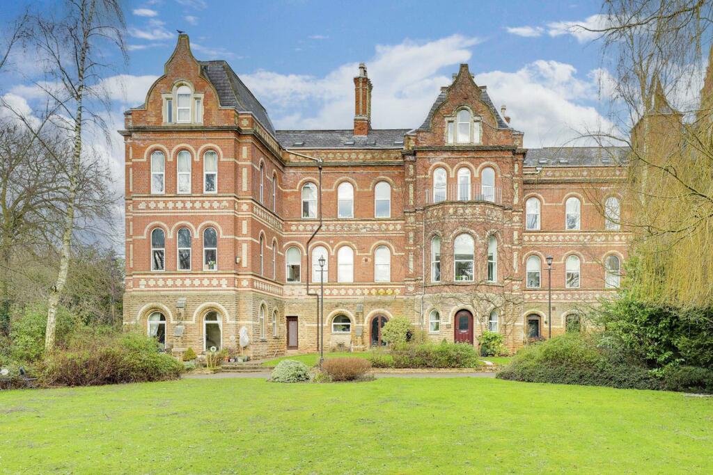 3 bedroom apartment for sale in Hine Hall, Mapperley, Nottingham, NG3