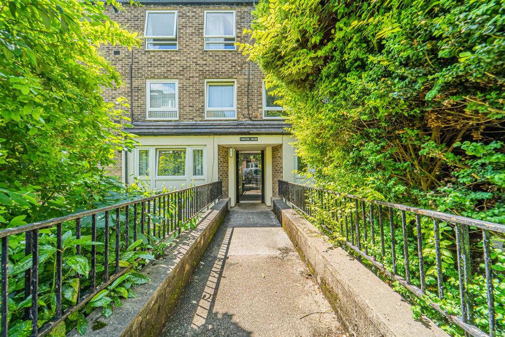 2 bedroom flat for sale in Chester House, Redcliffe Road, Mapperley