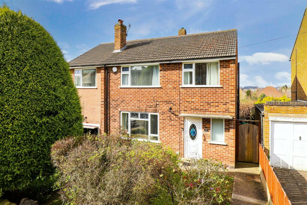 5 bedroom detached house for sale in Revesby Road, Woodthorpe