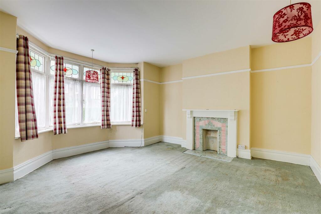 4 bedroom semidetached house for sale in Thorncliffe Road, Mapperley
