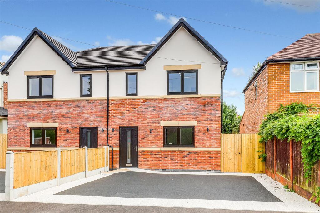 3 bedroom semidetached house for sale in Chesterfield Drive, Burton