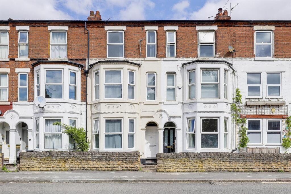 5 bedroom terraced house