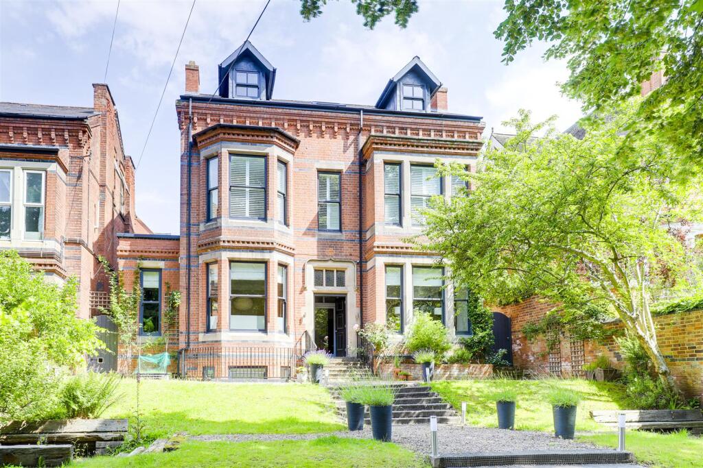 Main image of property: Redcliffe Road, Mapperley Park, Nottinghamshire, NG3 5BW